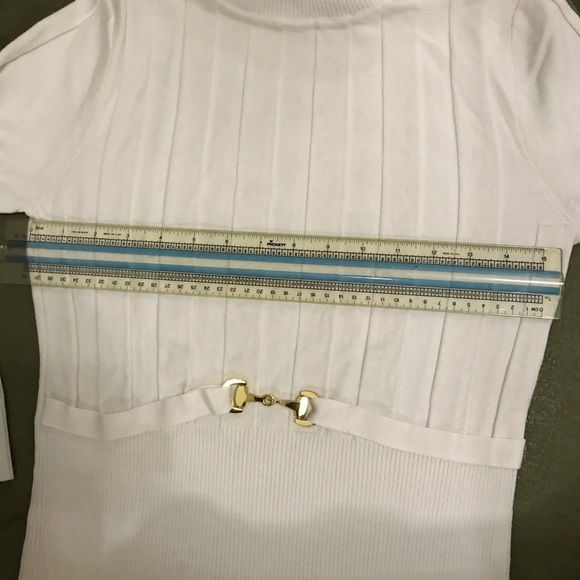 Carmen Marc Valvo Turtleneck - Picture 10 of 15